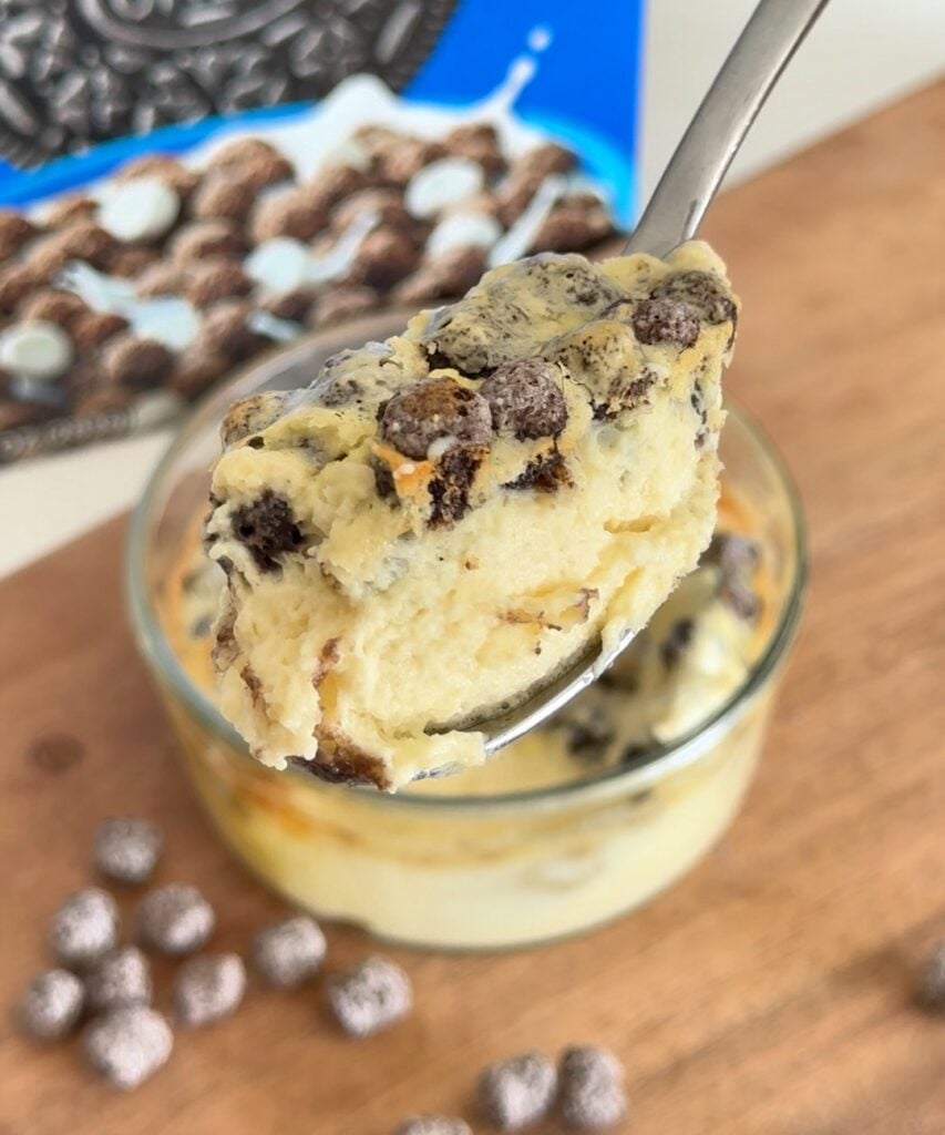 Close-Up of Baked Oreo Puffs Cheesecake