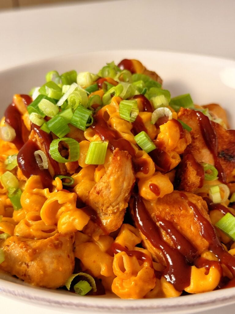 bbq chicken high protein mac and cheese close up