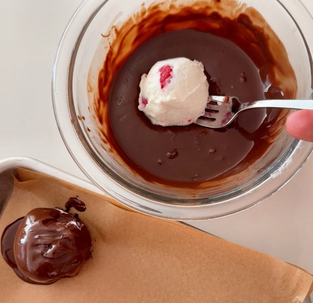 dipping the raspberry froyo bites