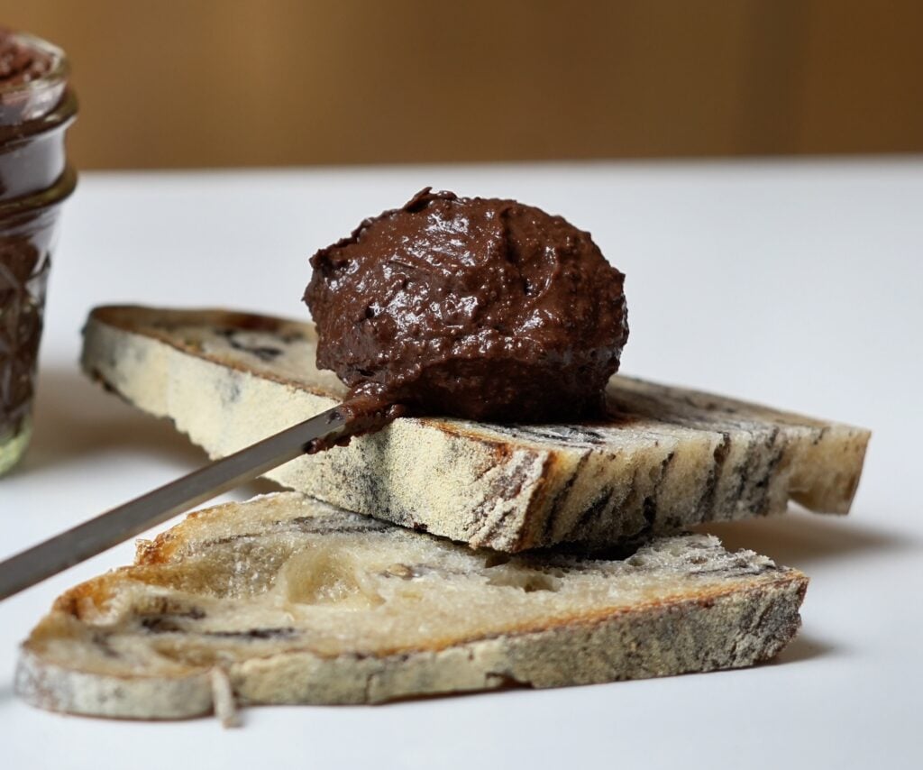 healthy nutella recipe on bread
