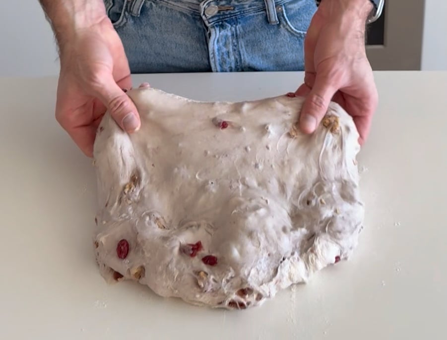 stretching the sourdoigh