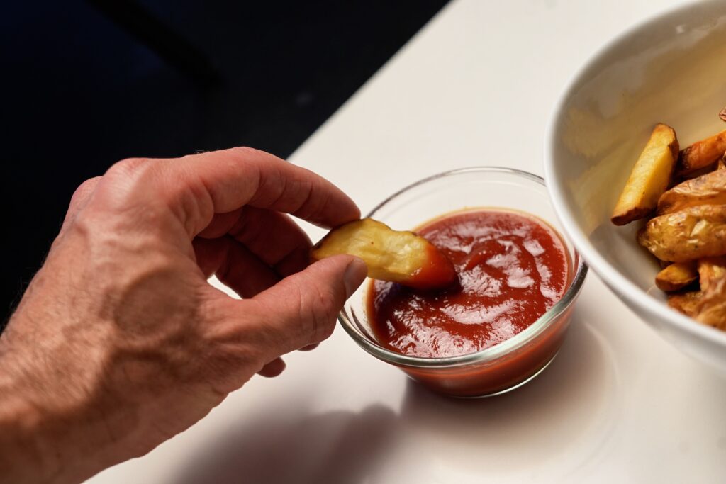 dipping healthy and crispy air fried french fries