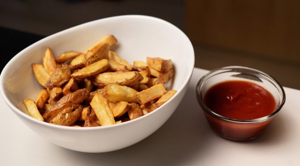 healthy and crispy air fried french fries