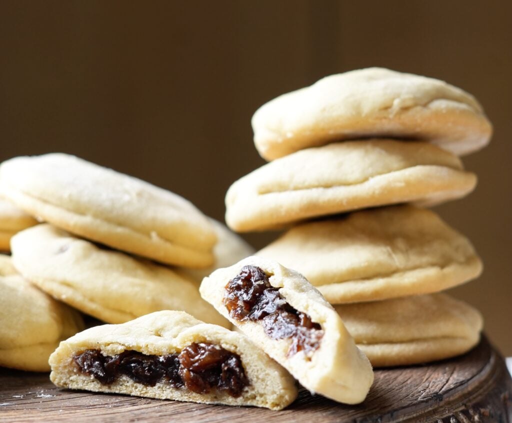 old fashioned raisin filled cookie