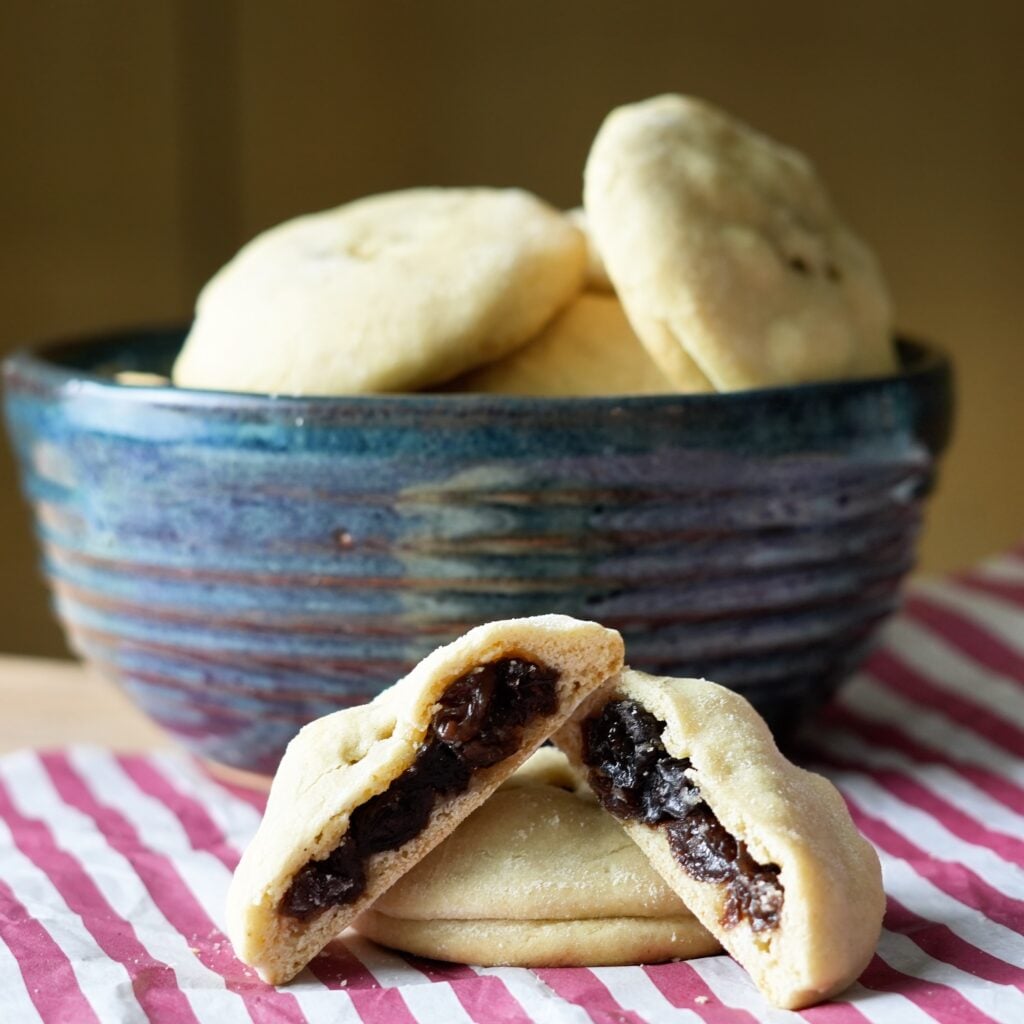 old fashioned raisin filled cookie in bowl close up 2