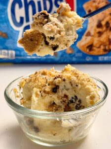 chips ahoy cheesecake in scoop close up