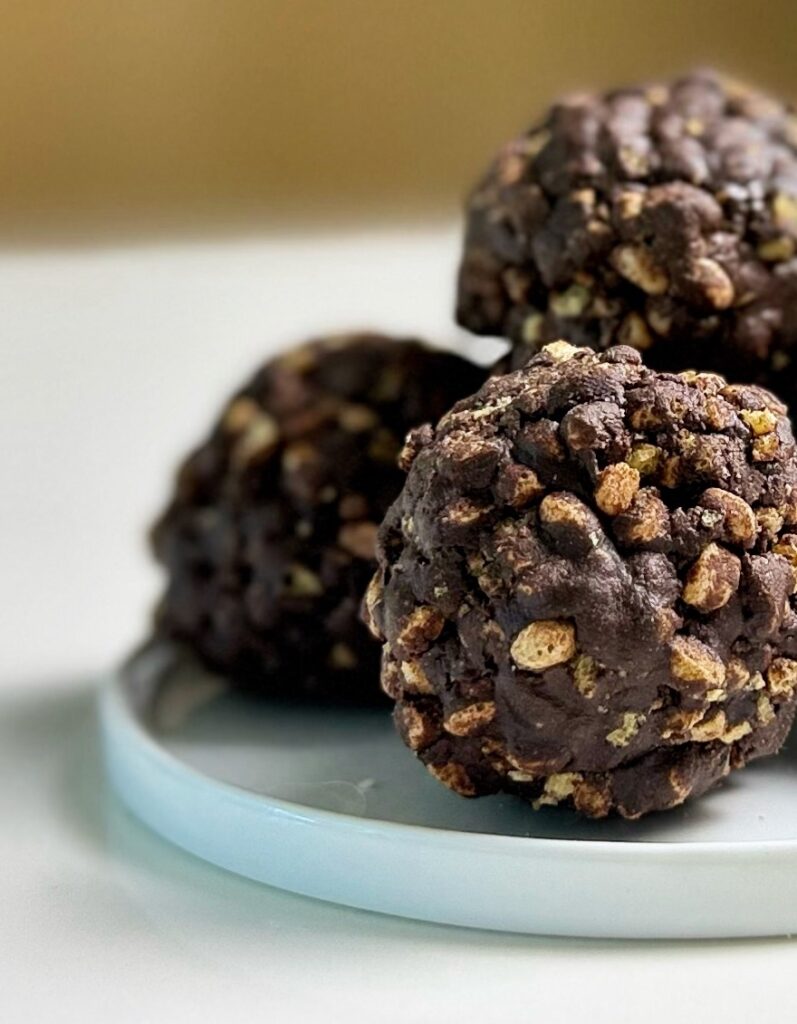 close up of the chocolate protein truffles