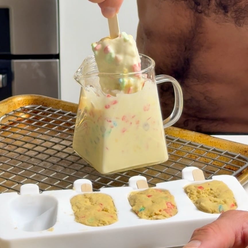 dipping cake pop