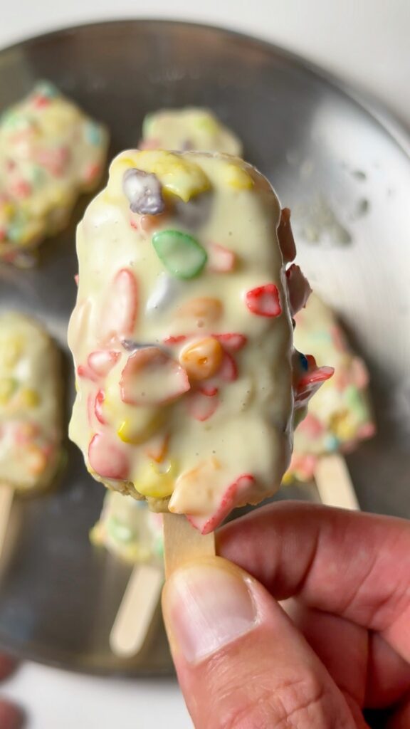 extreme close up of the cake pop