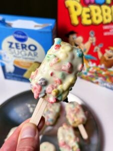 long shot of the cake pop