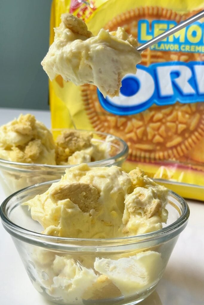 lemon oreo fluffy yogurt scoop