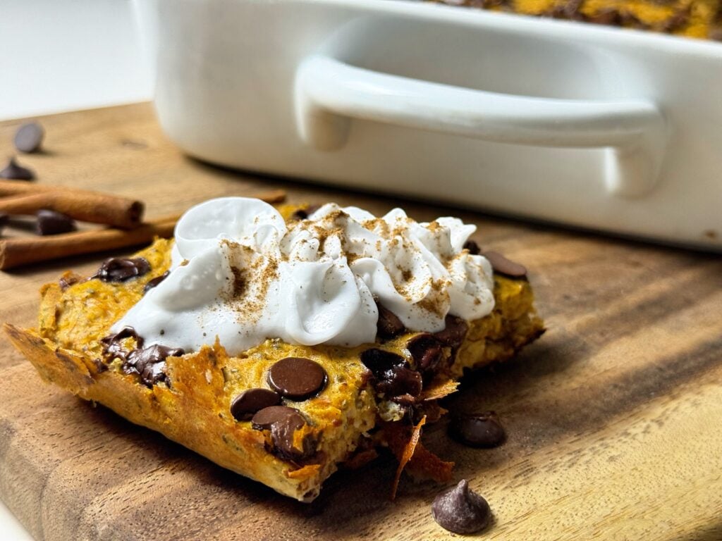 slice of the pumpkin spice baked oats
