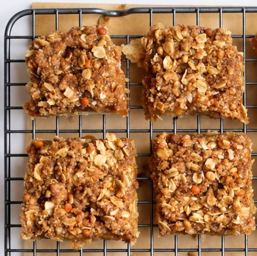 close up of oat apple bars