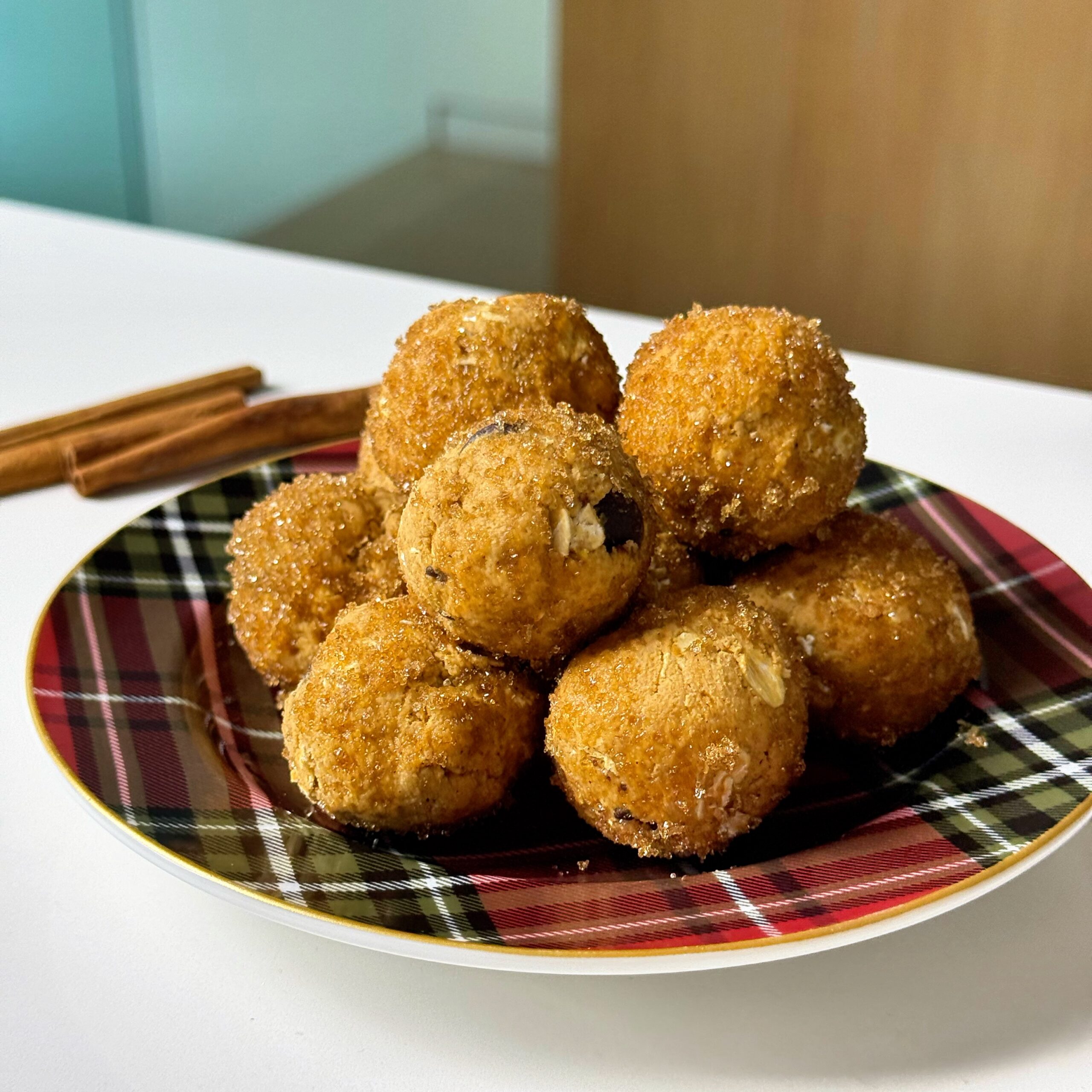 Pumpkin Spice Protein Balls (No-Bake Recipe)