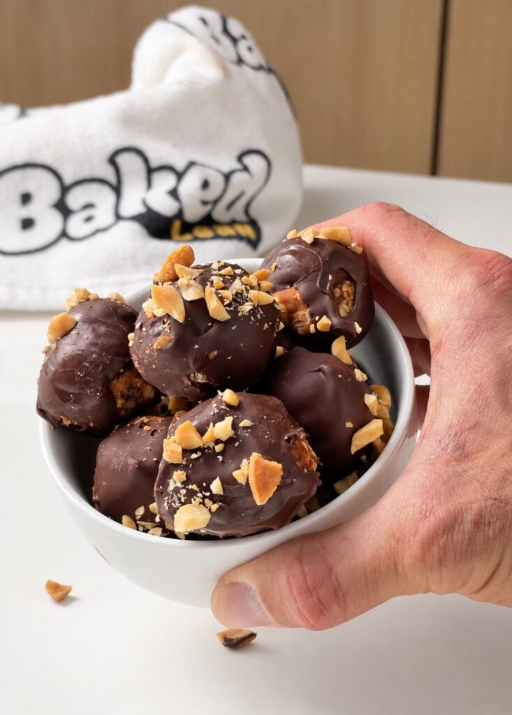 No-Bake Peanut Butter Protein Truffles