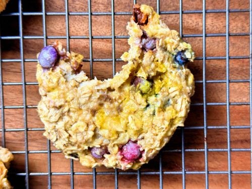 banana oat protein breakfast cookie biten