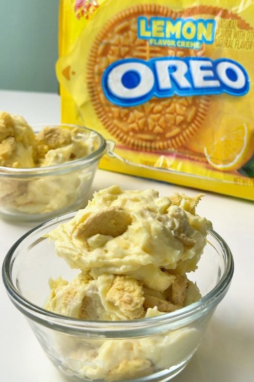 lemon oreo fluffy yogurt scoop in bowl